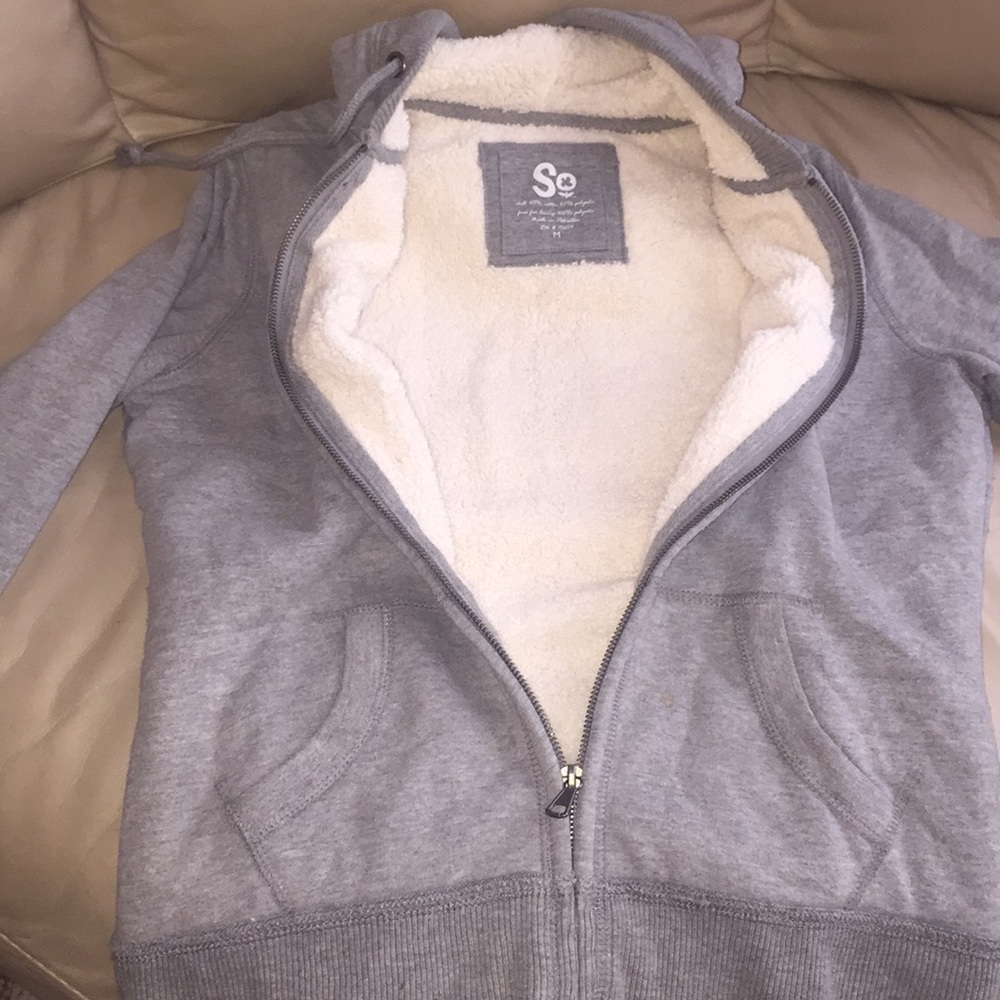 Grey sweatshirt